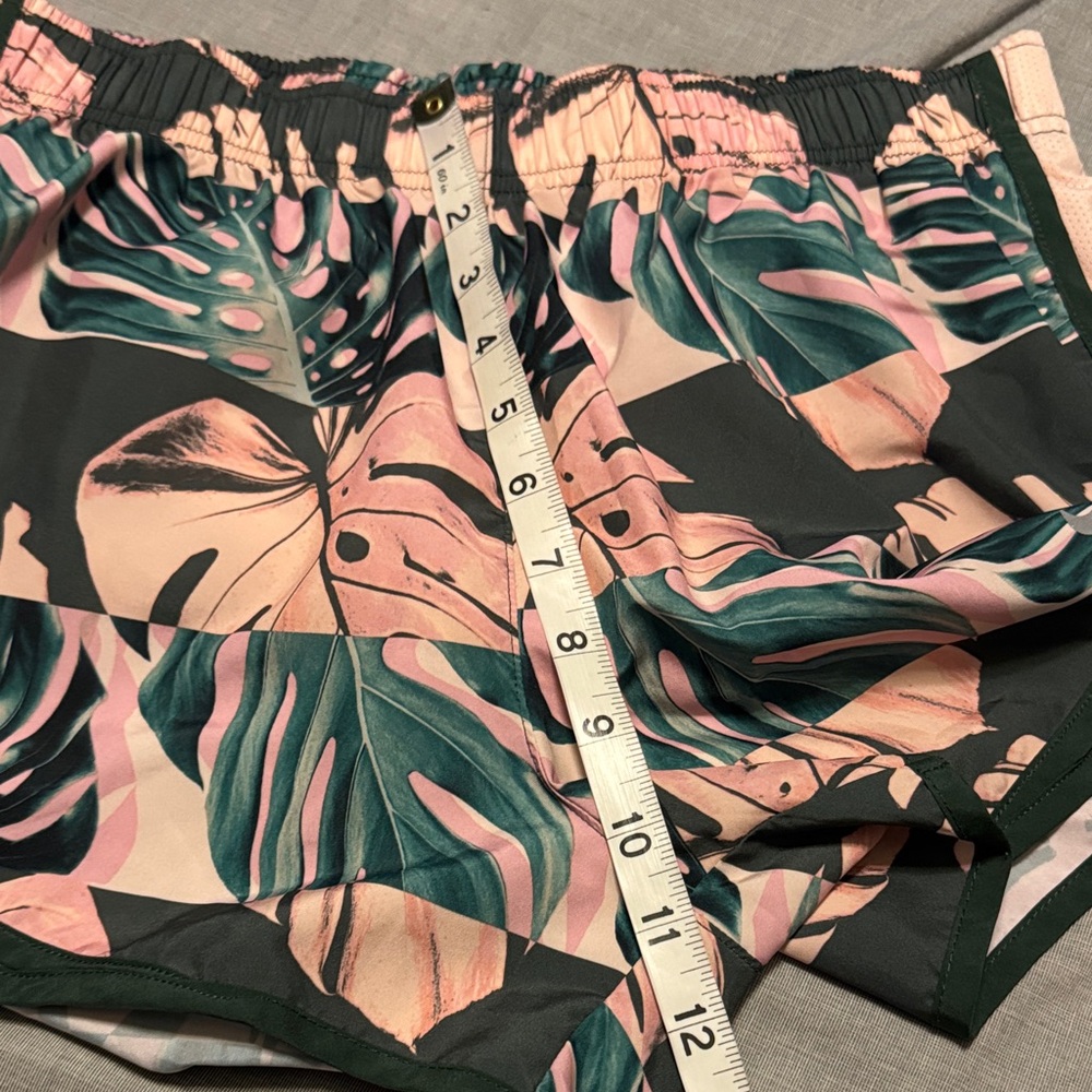Nike Tropical Print Women's Shorts - Picture 7 of 9